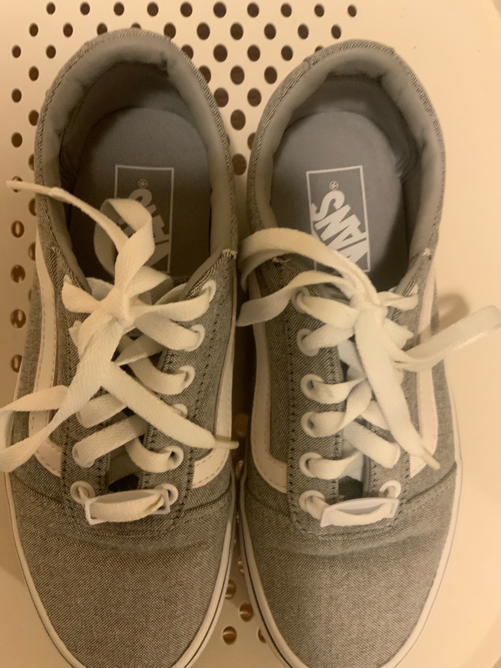 Vans - Picture 2 of 7